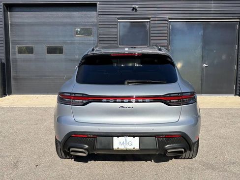 Certified 2025 Porsche Macan image 9