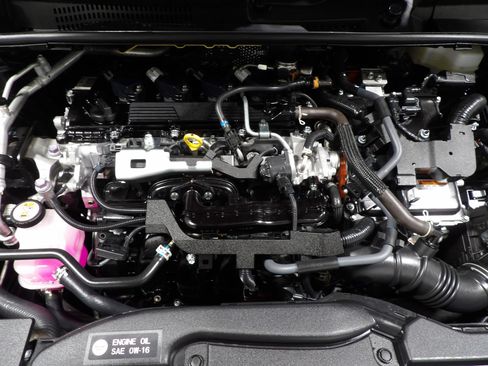 Used 2025 Toyota Prius LE FWD image 23