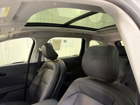 New 2026 Lincoln Nautilus Premier image 24