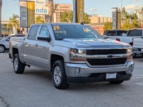 Used 2018 Chevrolet Silverado 1500 LT w/ All Star Edition image 3