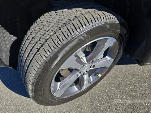 New 2025 Jeep Grand Cherokee Limited image 34