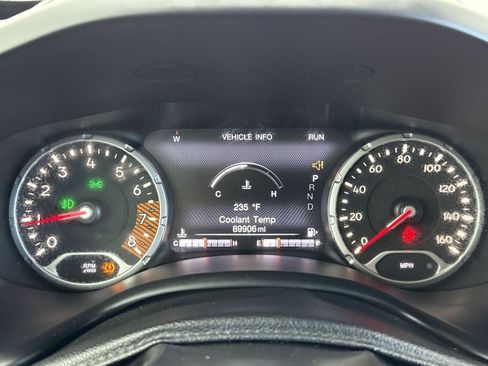 Used 2020 Jeep Renegade Latitude w/ UConnect 8.4 Nav Group image 15