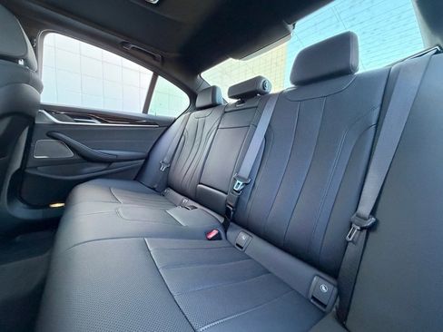 Certified 2023 BMW 530i xDrive w/ Premium Package image 38