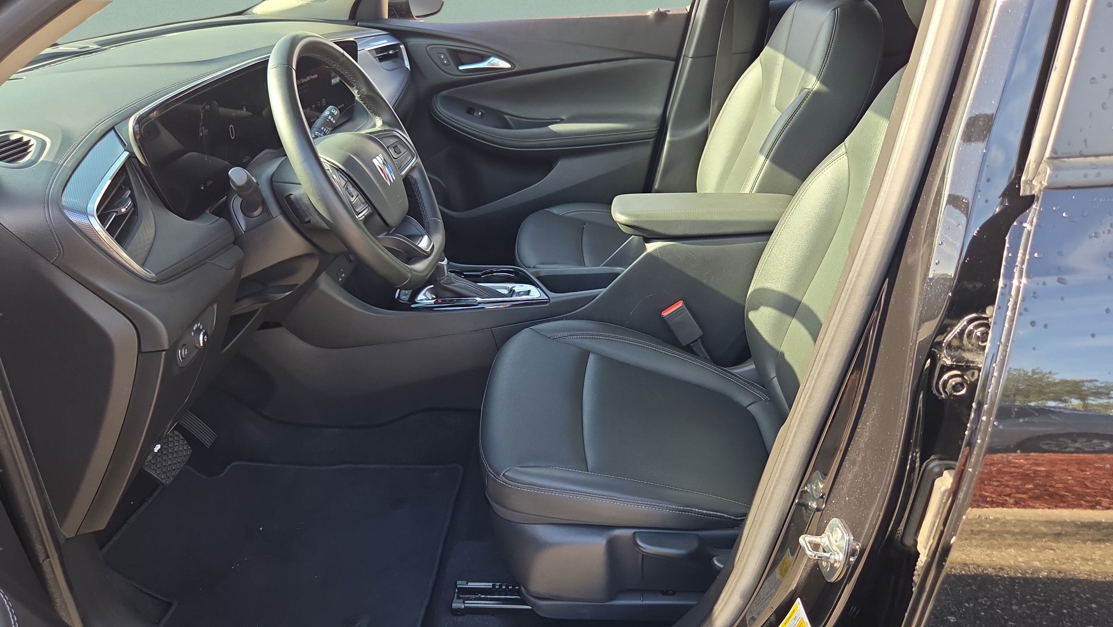 Certified 2024 Buick Encore GX Sport Touring AWD/4WD image 10