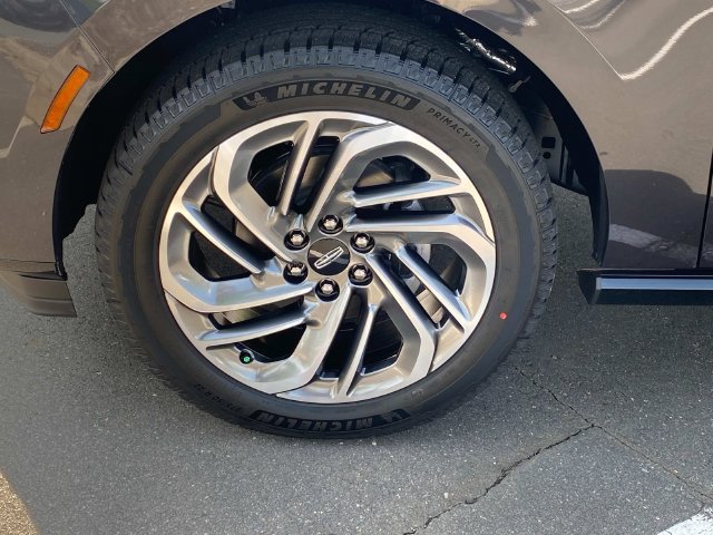 New 2027 Lincoln Navigator Reserve AWD/4WD image 5