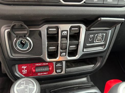 Certified 2024 Jeep Wrangler Unlimited Rubicon image 27