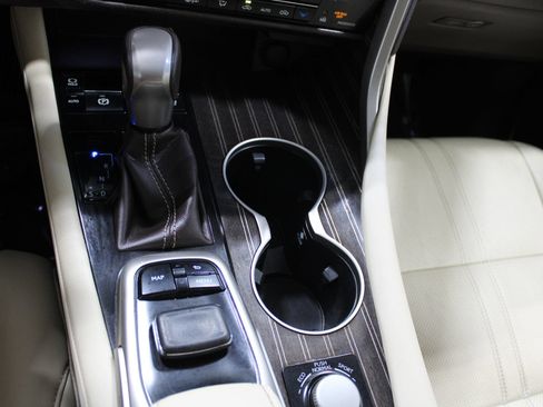 Used 2016 Lexus RX 450h AWD w/ Luxury Package image 33
