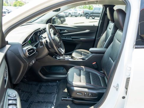 Certified 2023 Chevrolet Bolt EUV Premier w/ Redline Edition FWD image 11