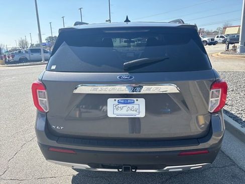 Certified 2021 Ford Explorer XLT w/ Equipment Group 202A image 7