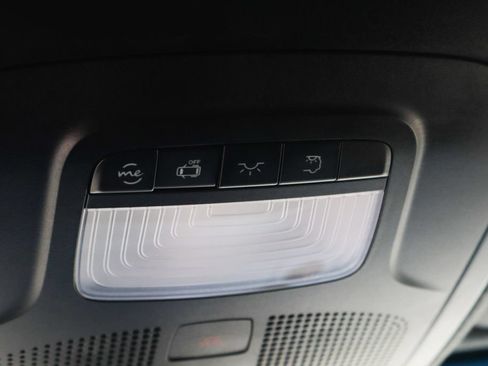 Used 2025 Mercedes-Benz Sprinter 2500 image 32
