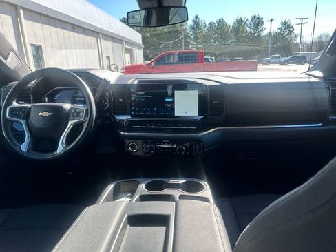 Used 2024 Chevrolet Silverado 1500 LT AWD/4WD image 11