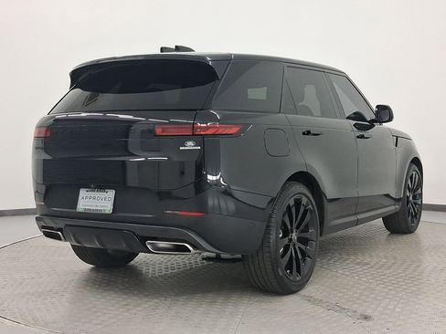 Used 2025 Land Rover Range Rover Sport SE image 9