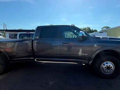 Used 2020 RAM 3500 Laramie AWD/4WD image 3
