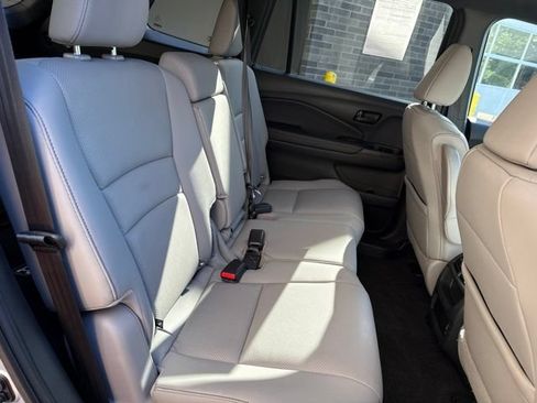 Used 2023 Honda Passport EX-L image 19