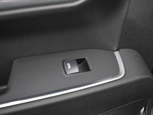 Used 2025 GMC Sierra 1500 SLT image 33