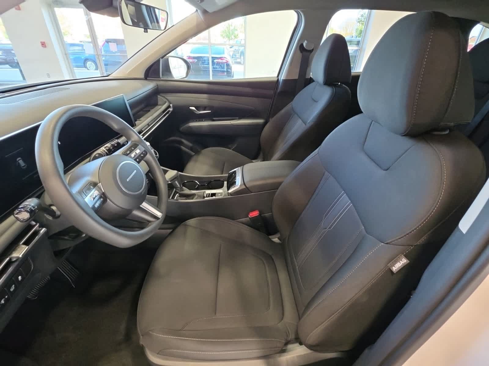 Used 2025 Hyundai Tucson SEL AWD/4WD image 16