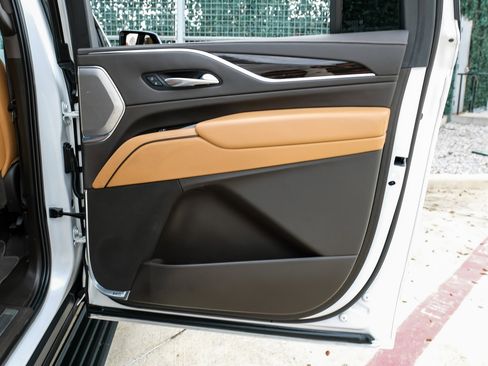 Used 2021 Cadillac Escalade ESV Sport w/ Driver Assist Tech Package image 45