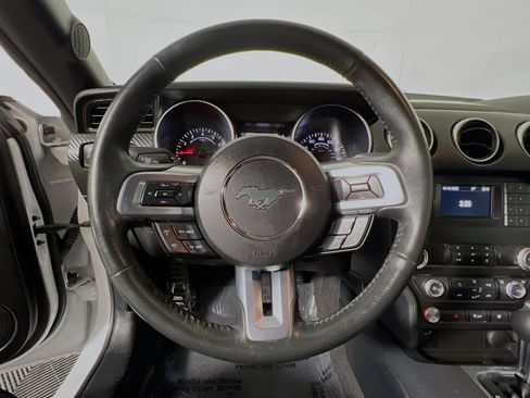 Used 2021 Ford Mustang Coupe image 18