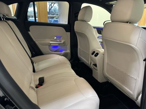 Certified 2025 Mercedes-Benz GLA 250 image 11