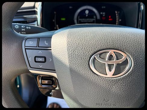 Used 2025 Toyota Camry LE w/ Convenience Package FWD image 25
