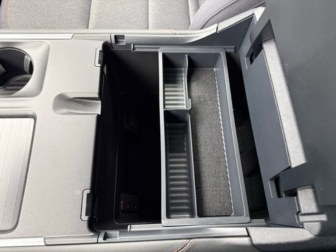 New 2025 Ford Expedition Active image 42