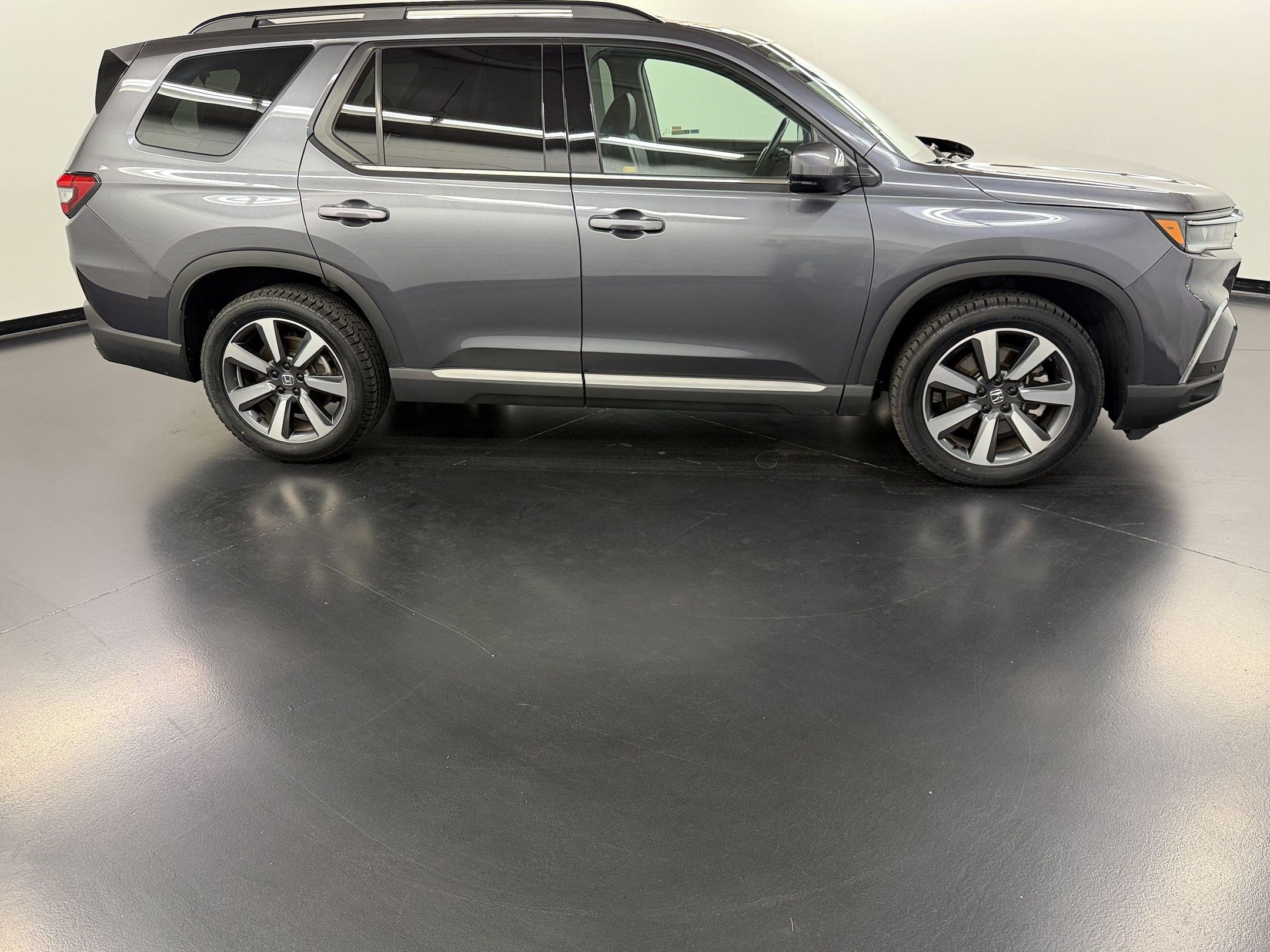 Certified 2024 Honda Pilot Touring image 8