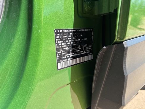 Used 2025 Volkswagen Taos SE AWD/4WD image 30