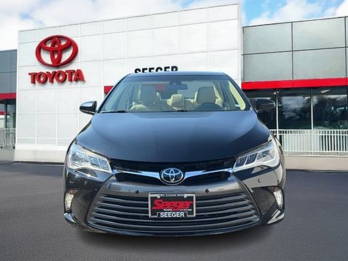 Used 2017 Toyota Camry XLE w/ Advanced Technology Package FWD image 13