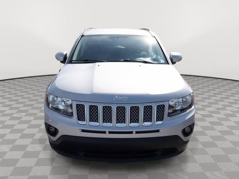 Used 2016 Jeep Compass Latitude AWD/4WD image 2