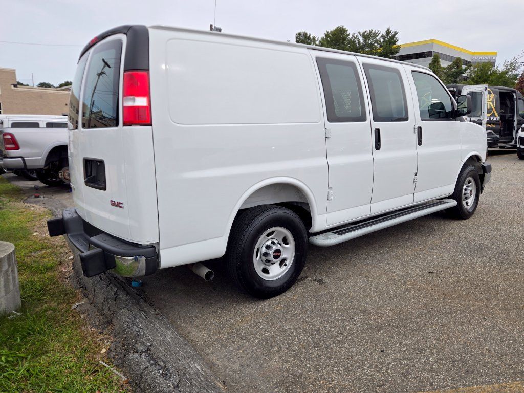 Used 2025 GMC Savana 2500 w/ Driver Convenience Package RWD image 2