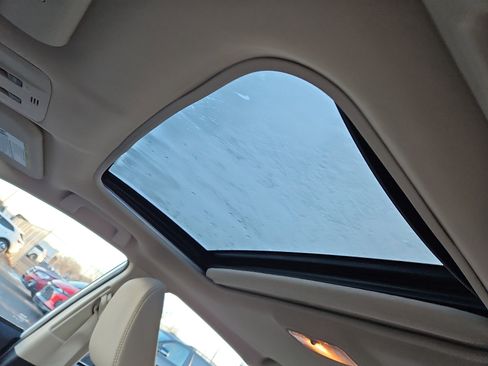 Used 2015 Toyota Corolla LE image 14