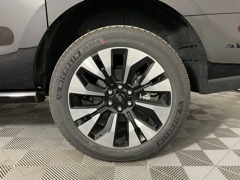 New 2025 Ford Expedition Max Platinum w/ Driver's Package image 10