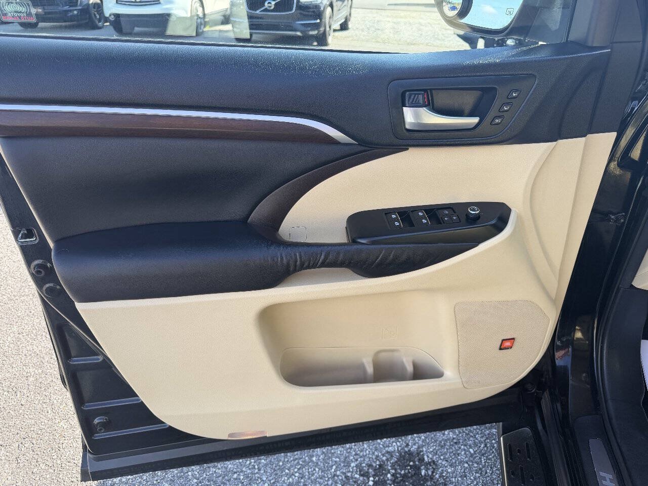 Used 2016 Toyota Highlander Limited Platinum AWD/4WD image 9