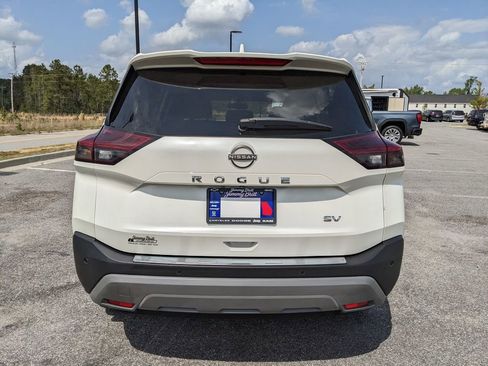 Used 2023 Nissan Rogue SV image 8