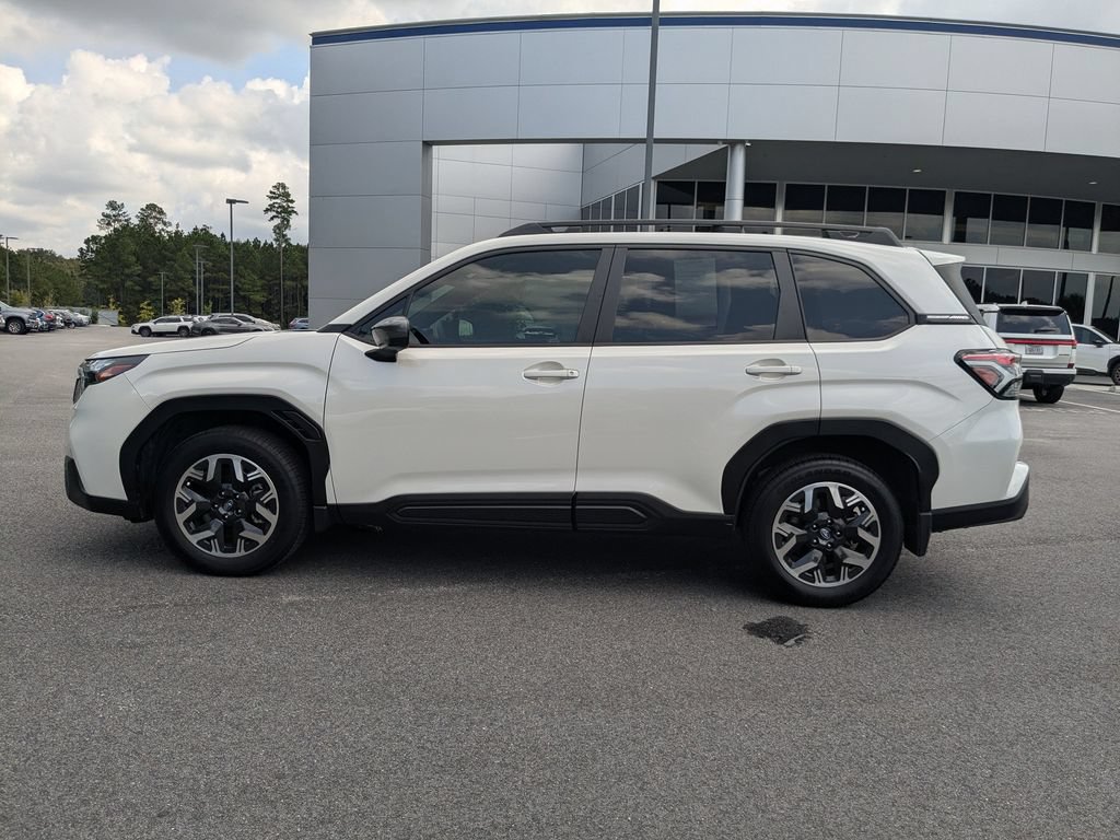 Used 2025 Subaru Forester Premium AWD/4WD image 7