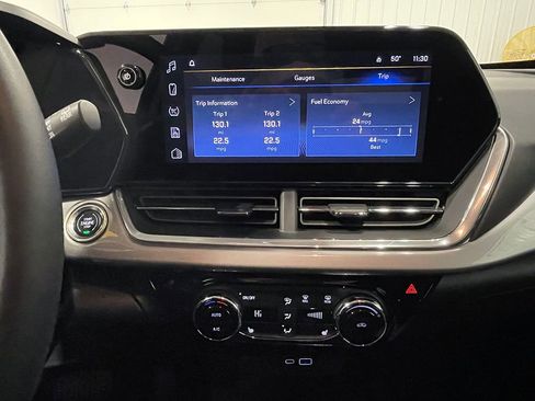 Used 2024 Chevrolet Trax LT w/ Driver Confidence Package image 29