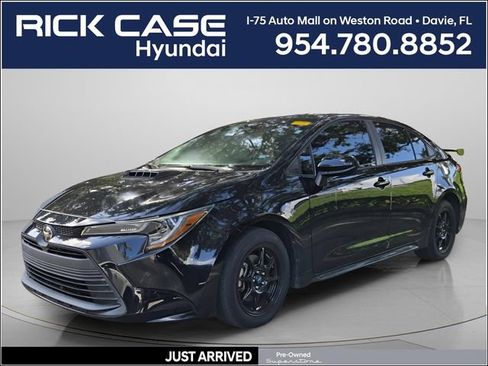 Used 2023 Toyota Corolla LE FWD image 1