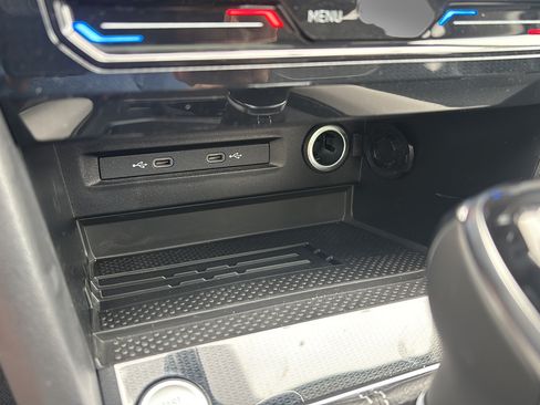 New 2026 Volkswagen Taos SE FWD image 27