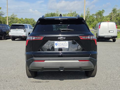 New 2027 Chevrolet Equinox LT w/ Convenience Package II FWD image 6