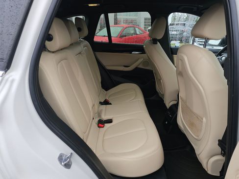 Used 2018 BMW X1 xDrive28i image 12