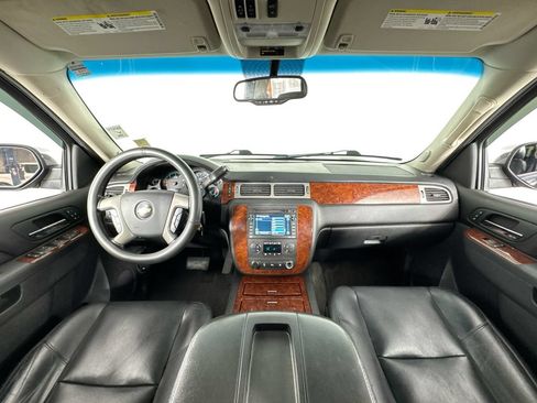 Used 2011 Chevrolet Tahoe LTZ AWD/4WD image 15