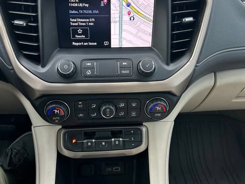 Used 2020 GMC Acadia Denali w/ Technology Package FWD image 14
