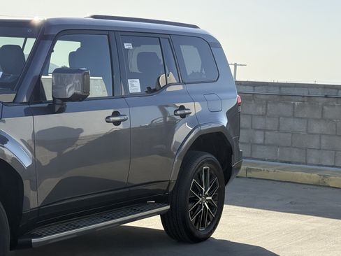 New 2026 Lexus GX 550 AWD/4WD image 9
