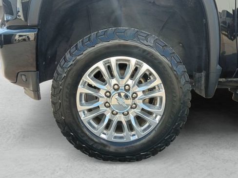 Used 2020 Chevrolet Silverado 2500 High Country w/ Z71 Off-Road Package AWD/4WD image 22