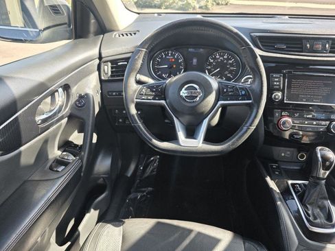 Used 2019 Nissan Rogue SL AWD/4WD image 13
