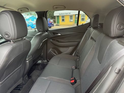 Used 2022 Buick Encore GX Select image 19