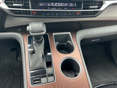 Used 2022 Toyota Sienna XLE image 22