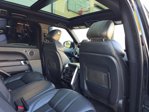Used 2017 Land Rover Range Rover Sport HSE image 34