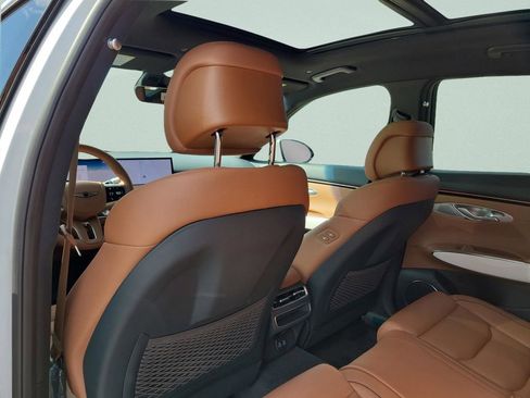 New 2026 Genesis GV70 2.5T Advanced image 16