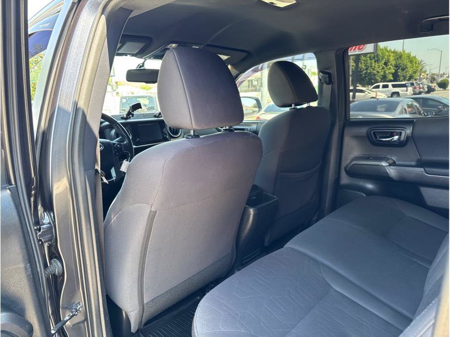 Used 2017 Toyota Tacoma TRD Off-Road w/ Tow Package AWD/4WD image 20